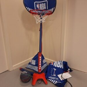 basketbalpaal met bal [B88]